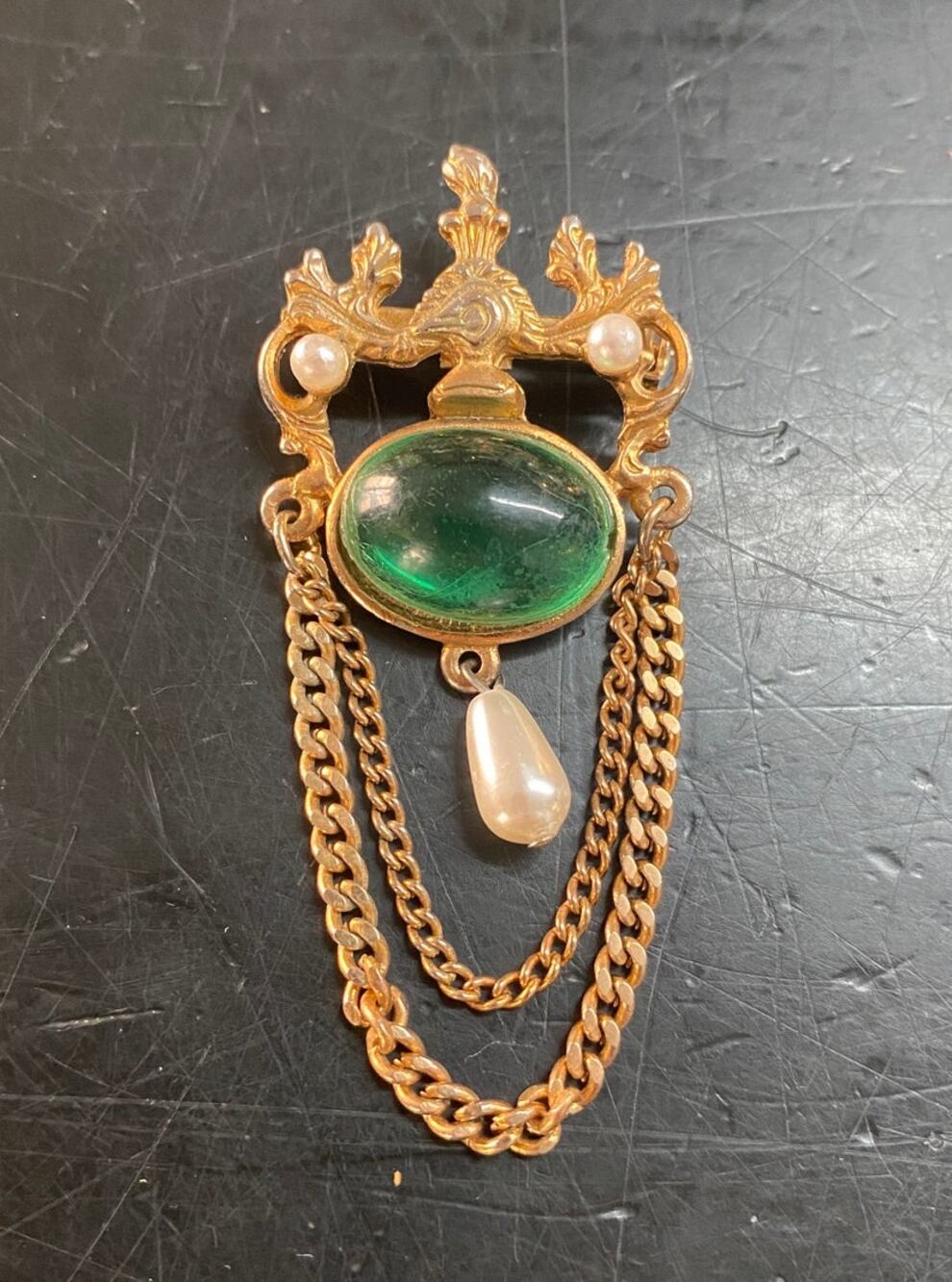 victorian revival brooch, vintage 1960s crest pin, emerald green gold jewelry